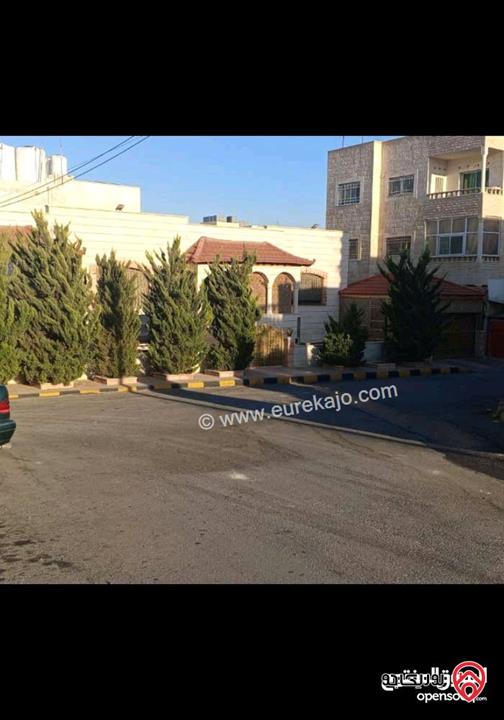 منزل مستقل مساحة 350م على أرض 500م للبيع في عمان - أبو علندا 