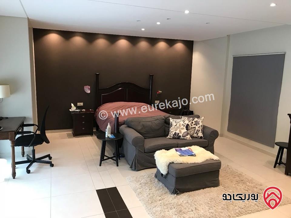 فيلا مميزة مساحة 850م على أرض 990م للبيع في عمان - طريق المطار 