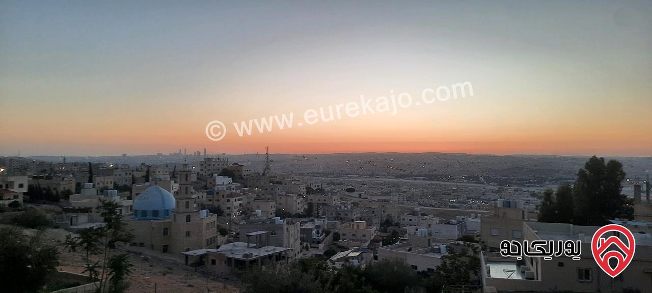 بيت مستقل مكون من 3 طوابق على أرض 252م للبيع في عمان - ماركا الجنوبية 