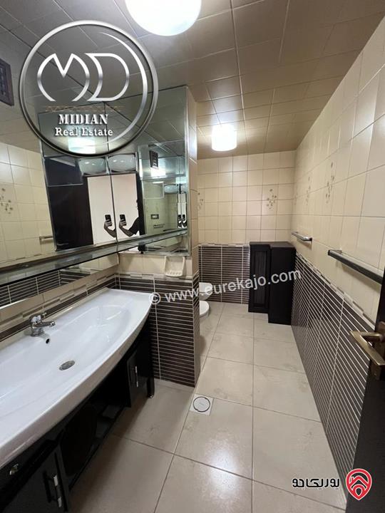 شقة طابقية فارغة للايجار في عمان - جبل عمان مساحة 320م طابق ثاني اطلالة جميلة تشطيبات سوبر ديلوكس