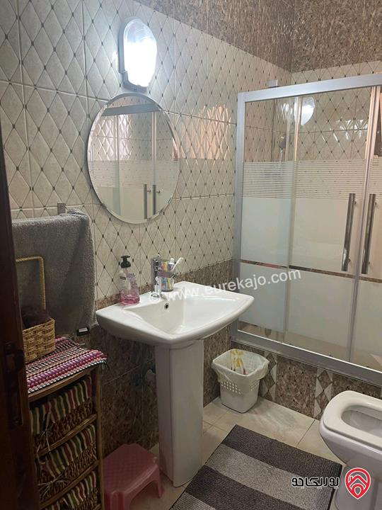 شقة سوبرديلوكس للبيع في الزرقاء - الزرقاء الجديدة مساحة 155م + 20م ارضي معلق