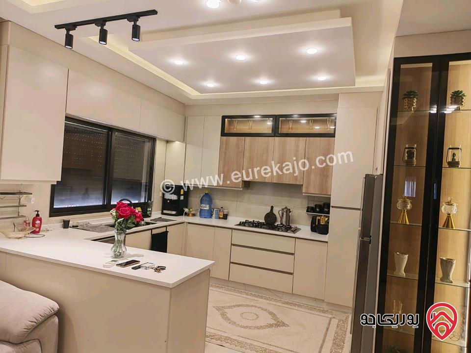 شقة ارضية مساحة 160م داخلي و 40م خارجي للبيع مفروشة في عمان - أبو السوس