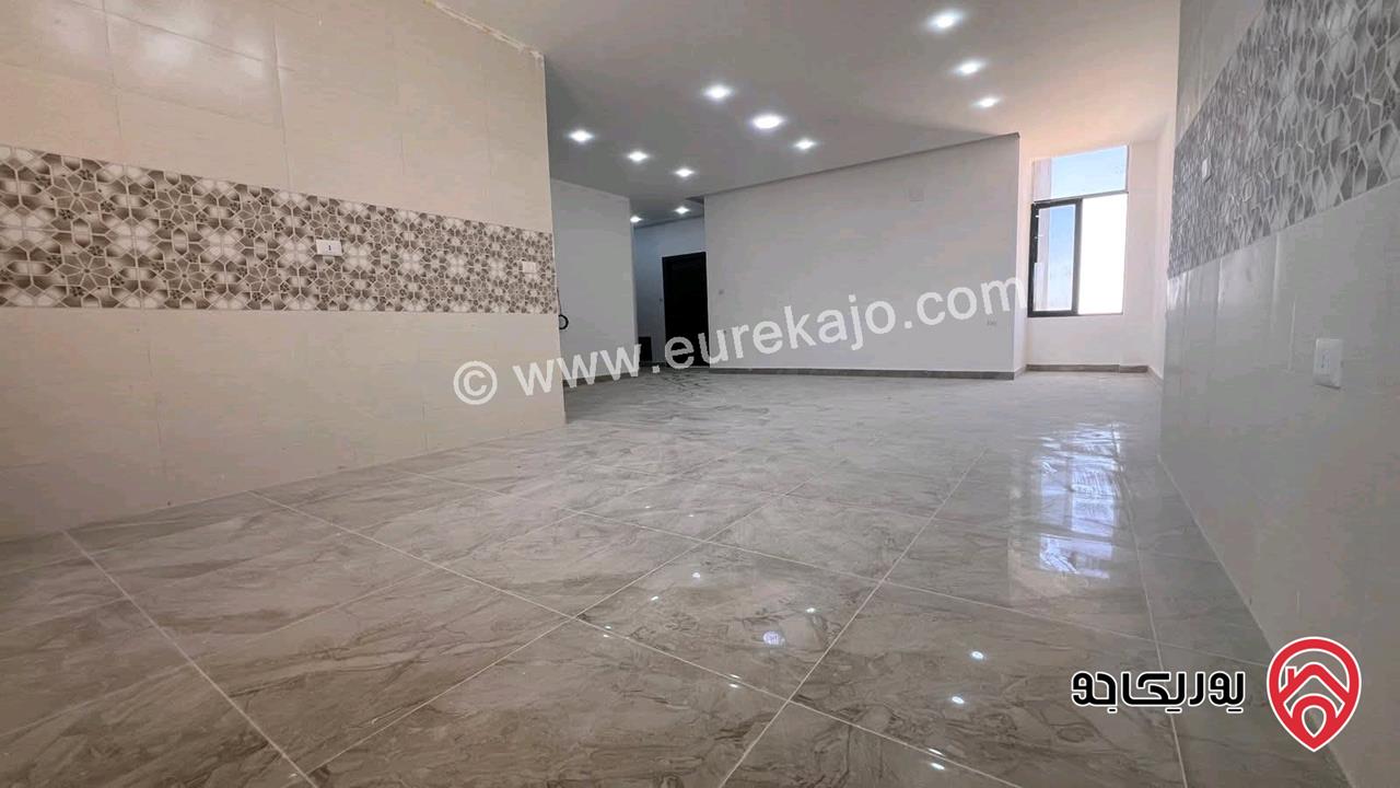 شقة طابق أول مساحة 170م للبيع في الزرقاء الجديدة