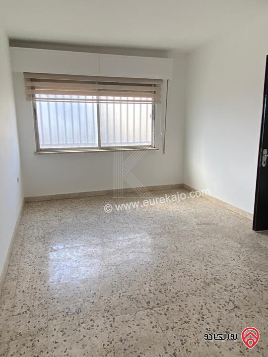 شقة طابق ثاني مساحة 158م للبيع في عمان - الشميساني