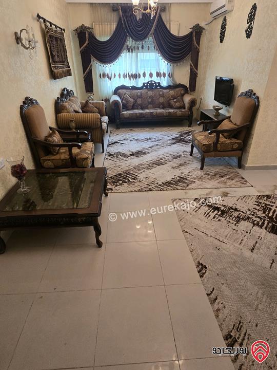 شقة مساحة 110م طابق أول للبيع مفروشة في عمان - الجبيهة