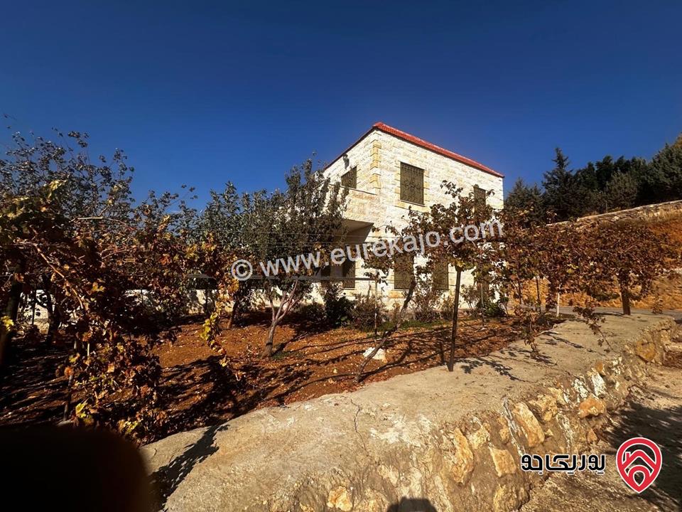 مزرعة فيها فيلا عدد 2 مساحة كل فيلا 300م على أرض 14 دونم للبيع في جرش