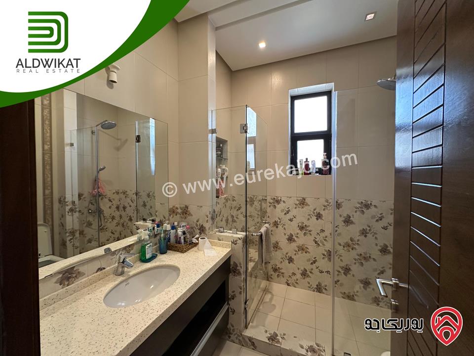 فيلا مستقلة للبيع في عمان - بدر الجديدة مساحة الارض 985م ومساحة البناء 1200م ومساحة الحديقة 400م ومساحة الترس 200م ذات موقع واطلالة مميزة