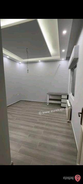 فيلا مساحة 370م على أرض 400م للبيع في عمان - الجبيهة ام زويتينة