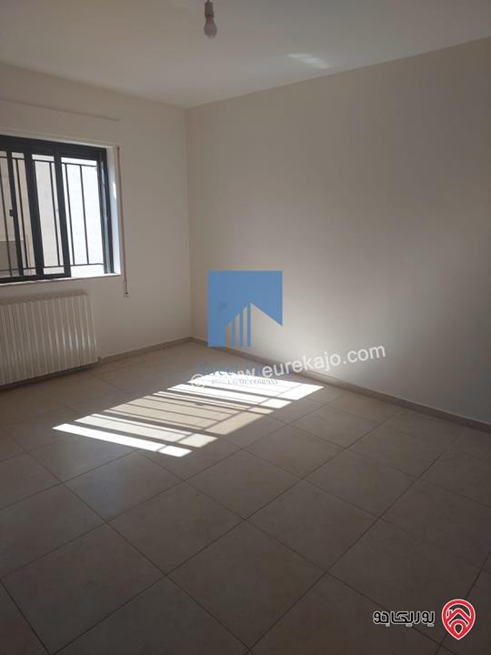 شقة طابق ثالث 165م تشطيب سوبر ديلوكس للبيع في عمان - خلدا