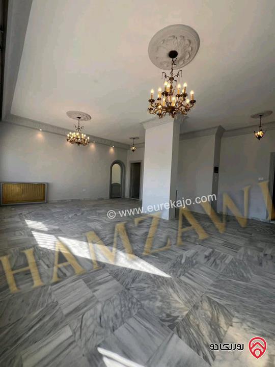 شقة طابق ثاني مساحة 250م للايجار في عمان - ام اذينة