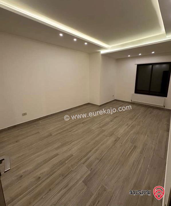 شقه شبه ارضية مساحة 200م داخلي و 40م خارجي للايجار في عمان - البنيات 