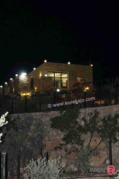 مزرعة مساحة الأرض 4 دونم وبناء مكون من طابقين للبيع في المفرق شرق جرش - دحل