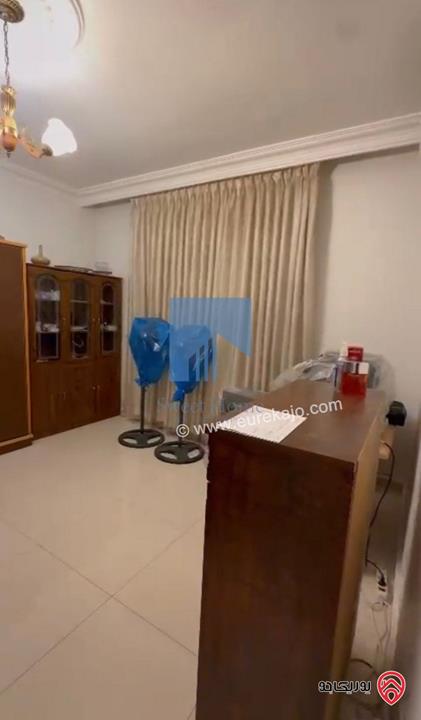 شقة طابق اول 187م تشطيب سوبر ديلوكس للبيع في عمان - تلاع العلي