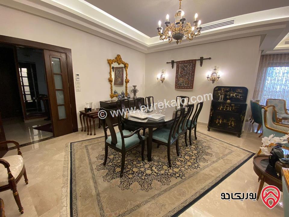 شقة فاخرة طابق ثالث مساحة 311م للبيع في عمان - دير غبار
