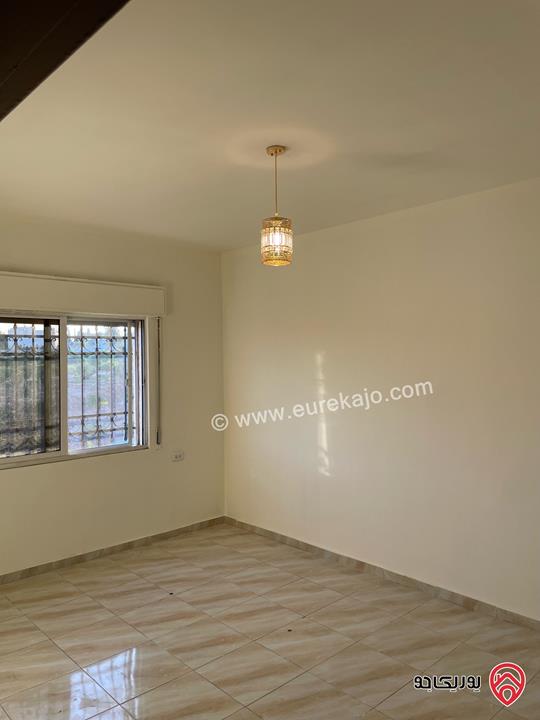 شقة طابق رابع مع روف مساحة 147م للبيع في عمان - ضاحية الاستقلال 