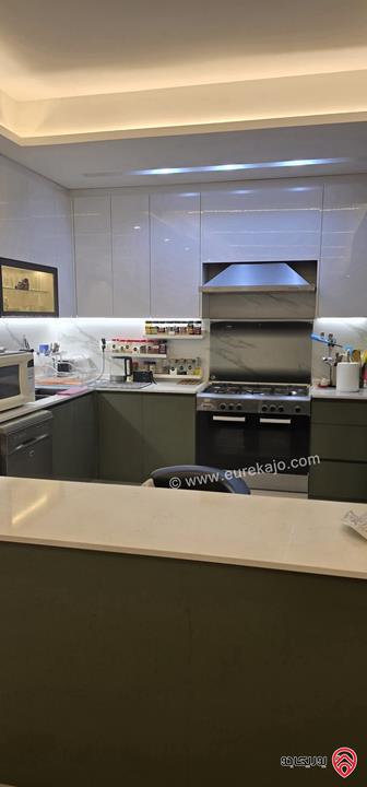 شقة مساحة 79م داخلي و 60م خارجي للبيع في عمان - الروابي