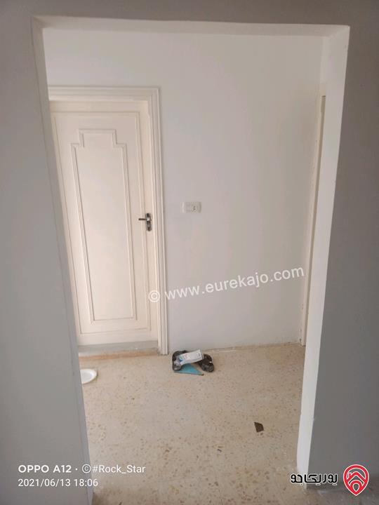 عقار سكني مكون من اربع شقق للبيع في اربد - سحم