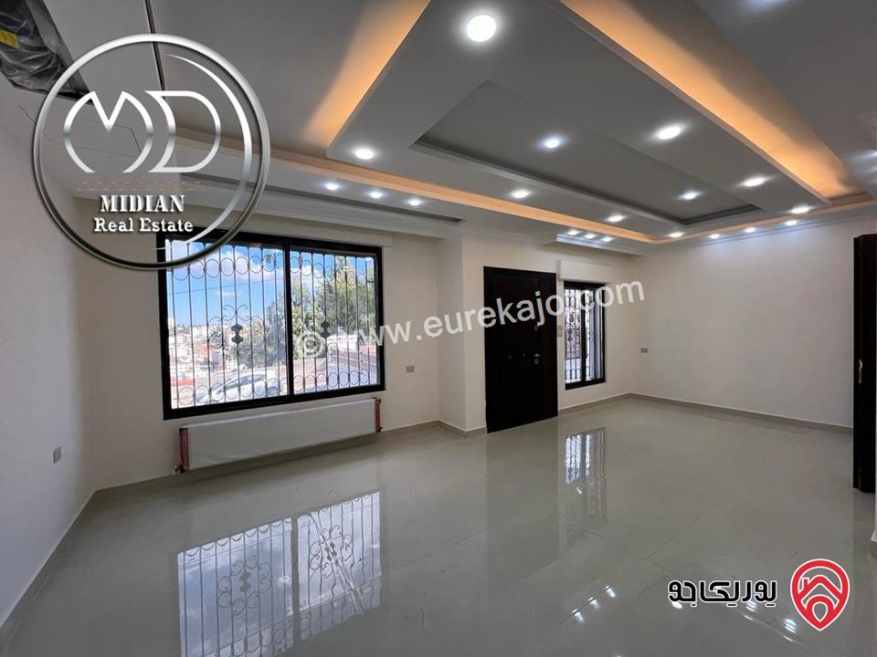 شقة أرضية دوبلكس جديدة للبيع في عمان - خلدا مساحة 325م مع ترس و حديقة 180م تشطيبات وديكورات فاخرة بسعر مميز