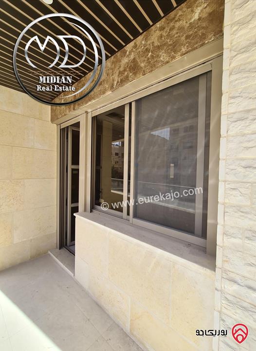 شقة أرضية جديدة للبيع في عمان - الدوار السابع مساحة 260م مع ترس و حديقة 200م تشطيبات سوبر ديلوكس بسعر مميز