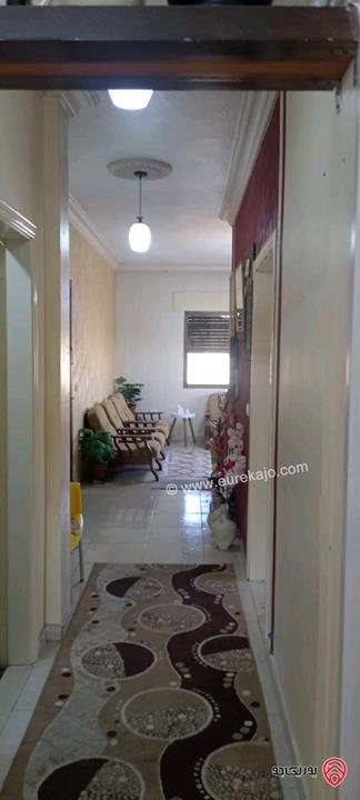 شقة طابق ثالث مساحة 135م للبيع مفروشة في عمان - الجبيهة اقساط