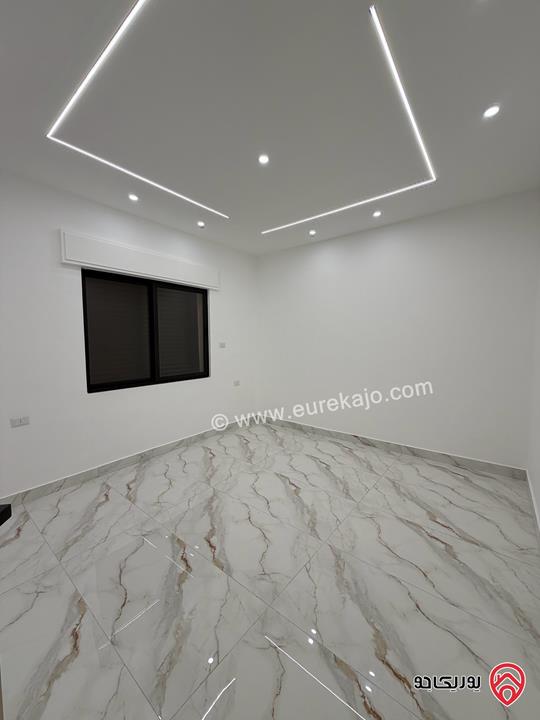 شقة طابق ارضي مساحة 170م مع ترس وكراج 100م للبيع في عمان - ضاحية الاستقلال