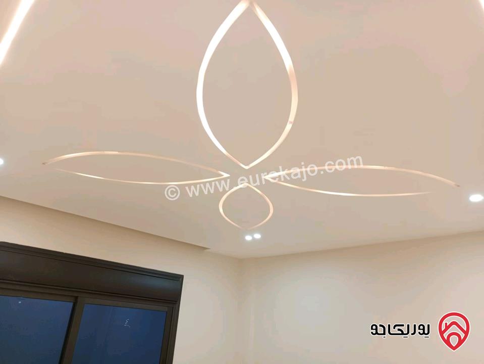 فيلا مساحة 235م على أرض 517م للبيع في الزرقاء الجديدة 