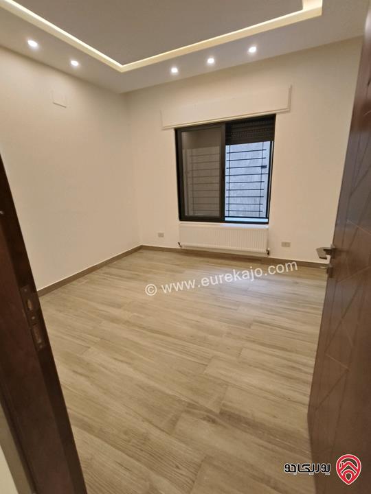 شقة أرضية مساحة 195م داخلي و 120م خارجي للايجار في عمان - البنيات قرب طريق المطار 