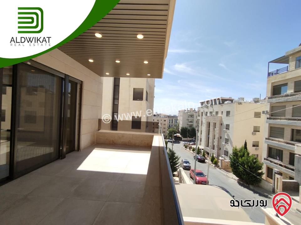 شقة مميزة طابق ارضي مساحة البناء 200م ومساحة الترس 25م للبيع في عمان - خلدا