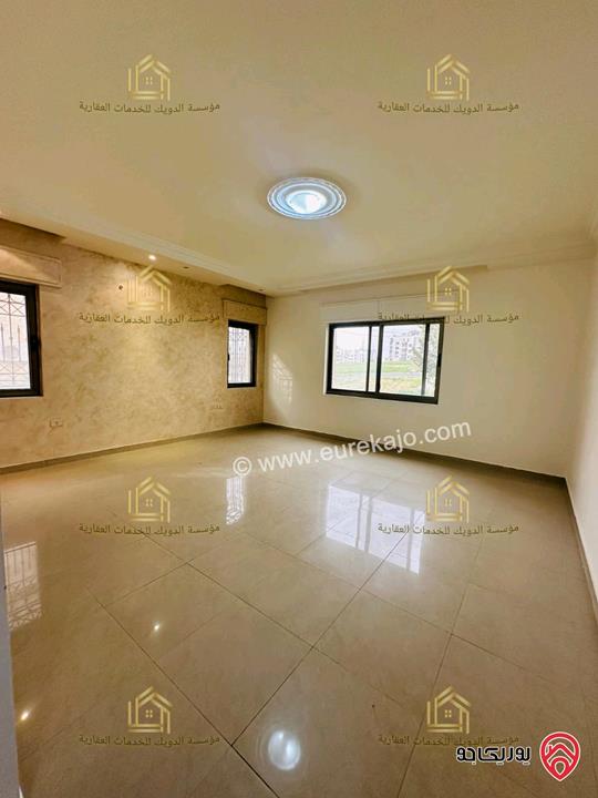 شقة فارغة طابق ثاني مساحة 215م للإيجار في عمان - دير غبار 
