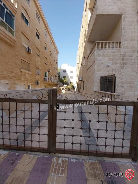 شقة طابق أرضي مساحة 170م داخلي و 150م خارجي للبيع في عمان - الجاردنز