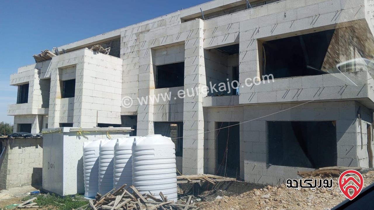 فيلا عدد 2 متلاصقتان للبيع في عمان - رجم عميش