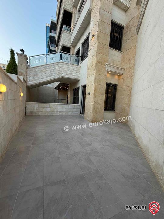 شقة طابق ارضي مساحة 236م مع ترس 40م سوبر ديلوكس للبيع في عمان - الجبيهة/ام زويتينة