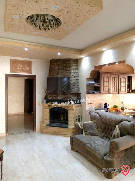 فيلا مستقلة مساحة 900م على أرض 702م للبيع في ماحص مع اطلالة خلابة