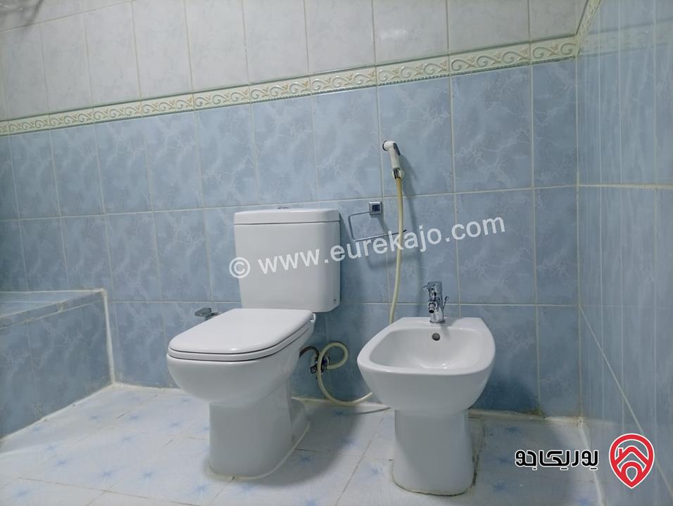 شقة دوبلكس أرضية شبه مستقلة مساحة 375م داخلي و 300م خارجي للبيع في عمان - خلدا