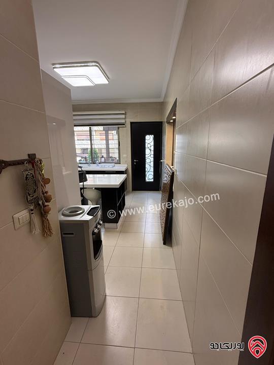 شقة ارضية مساحة 204م داخلي و 120م خارجي للبيع في عمان - الصويفية