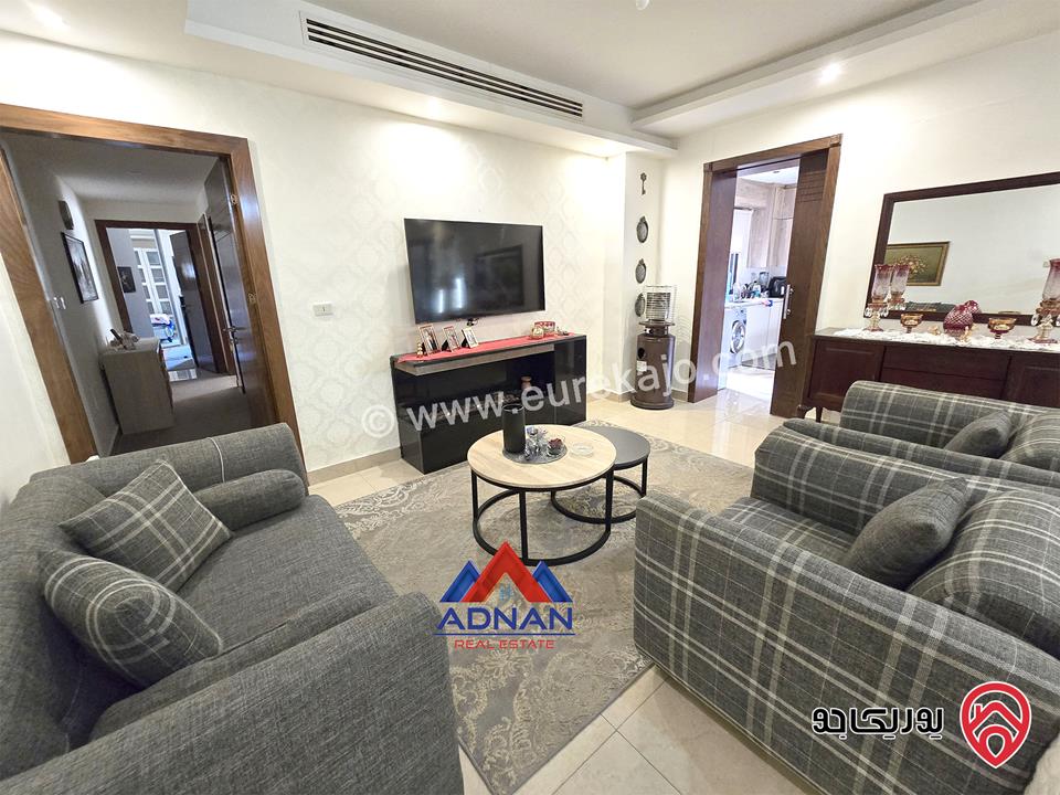 شقة ارضية مفروشة مساحة 130م داخلي و 30م خارجي للايجار السنوي في عمان - خلدا