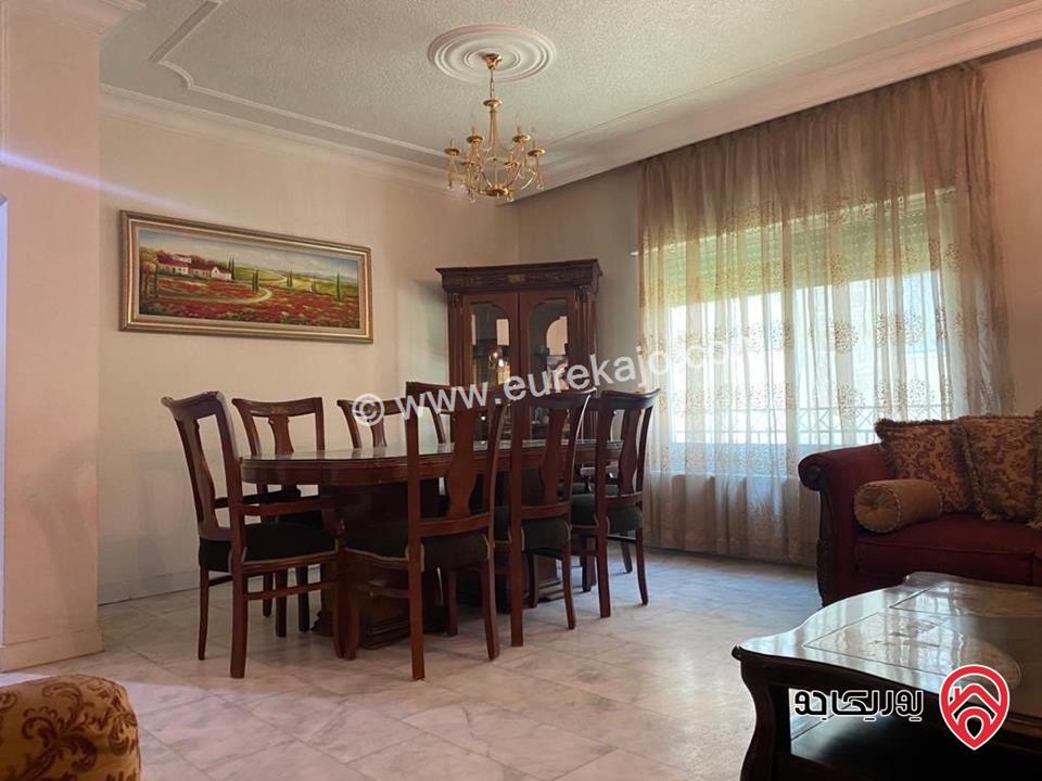 شقة ديلوكس طابق اول مساحة 205م للبيع في عمان - الرابية