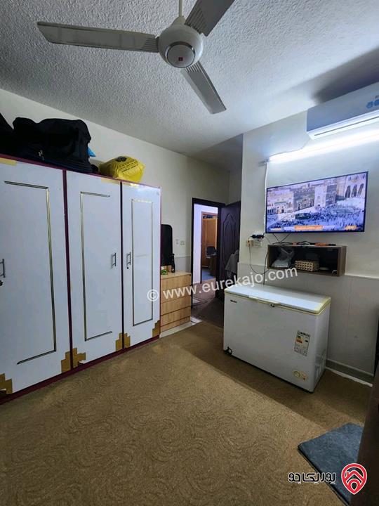 شقة شبه أرضية مساحة 150م داخلي و 120م خارجي للبيع في اربد - الحي الشرقي