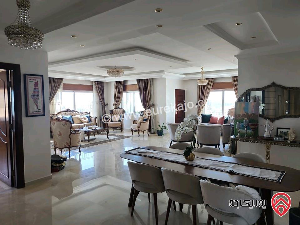 شقة طابق ثالث مع روف مساحة 400م للبيع في عمان - خلدا رجوم خلدا 