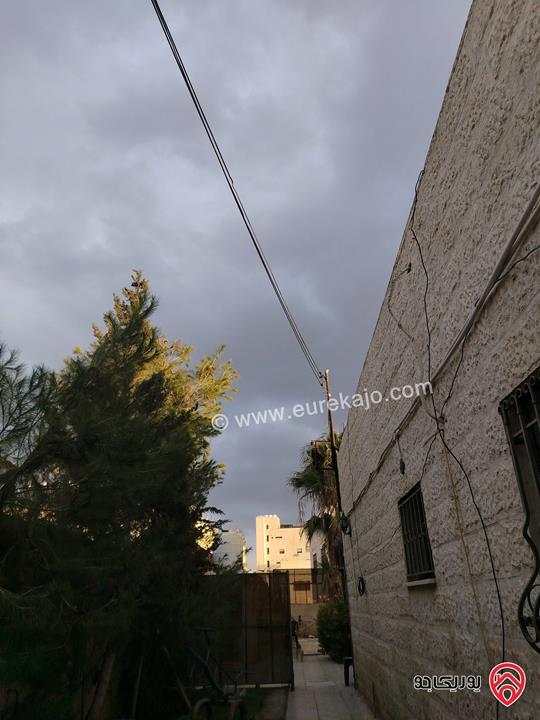 منزل مستقل مساحة 500م على أرض 1060م للبيع في الزرقاء - جريبا