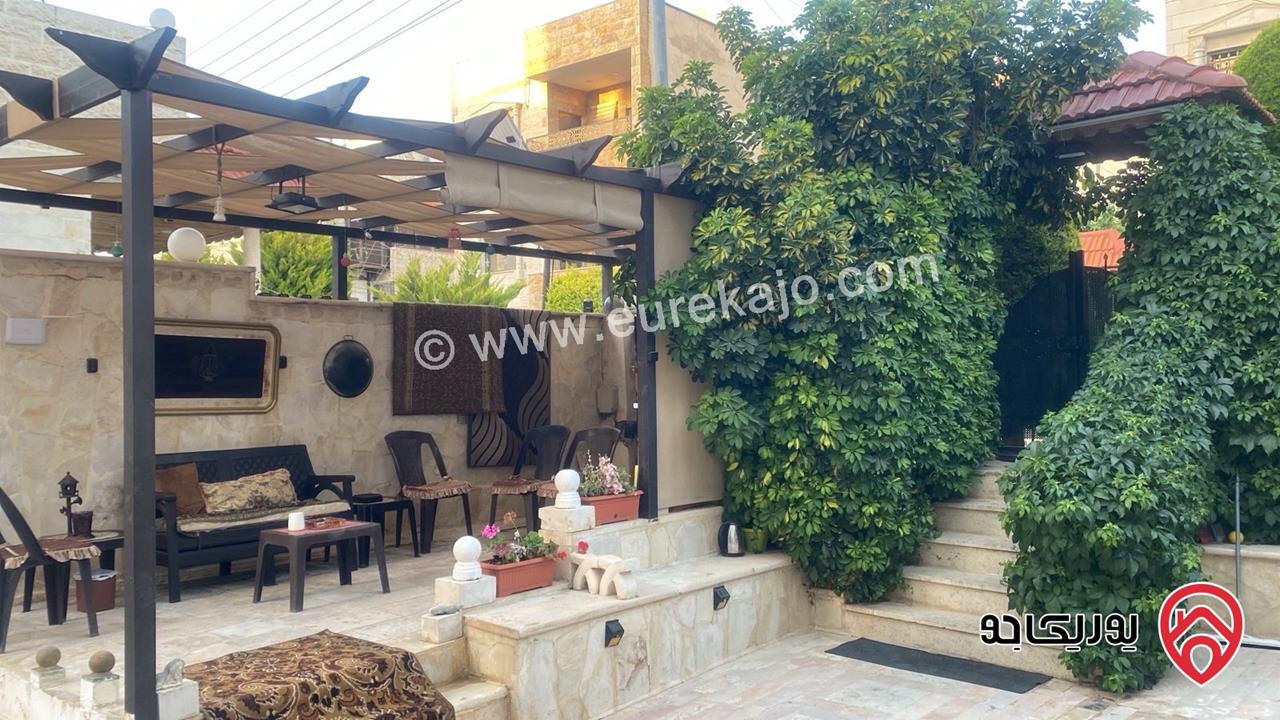 فيلا ثلاث طوابق مساحة البناء 360م ومساحة الأرض 250م للبيع في عمان - ابو نصير