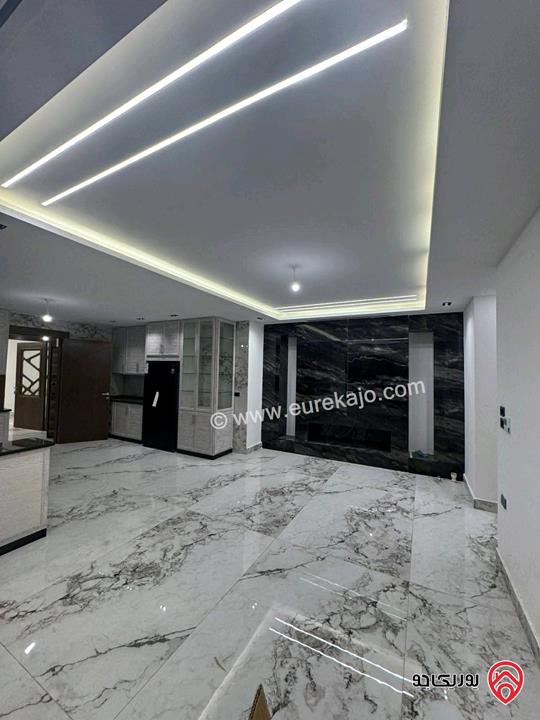 شقة سوبر ديلوكس فاخرة طابق شبه ارضي مساحة 190م داخلي و 70م خارجي للايجار في عمان - دير غبار 