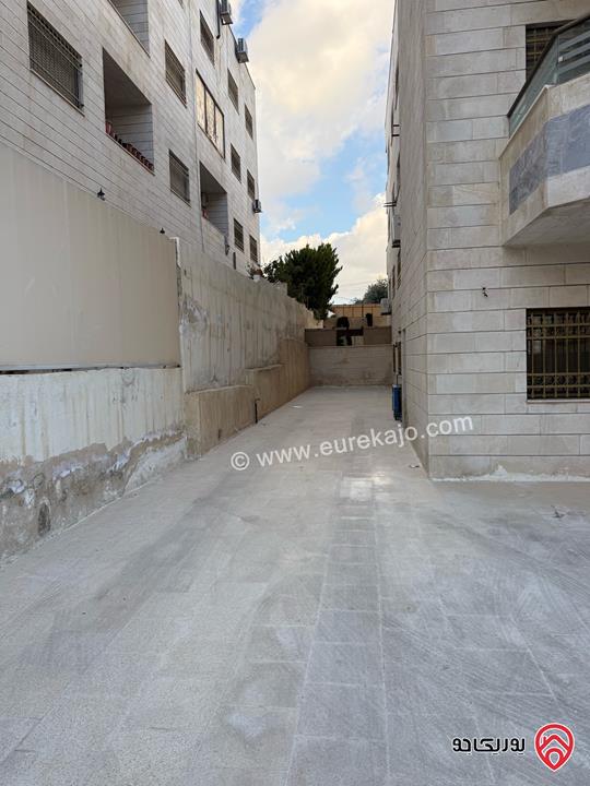 شقة ديلوكس طابق ارضي مساحة 190م داخلي و 140م خارجي للبيع في عمان - ابو علندا 