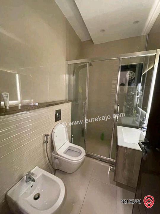 شقة أرضية مساحة 151م داخلي و 150م خارجي للبيع في عمان - البنيات