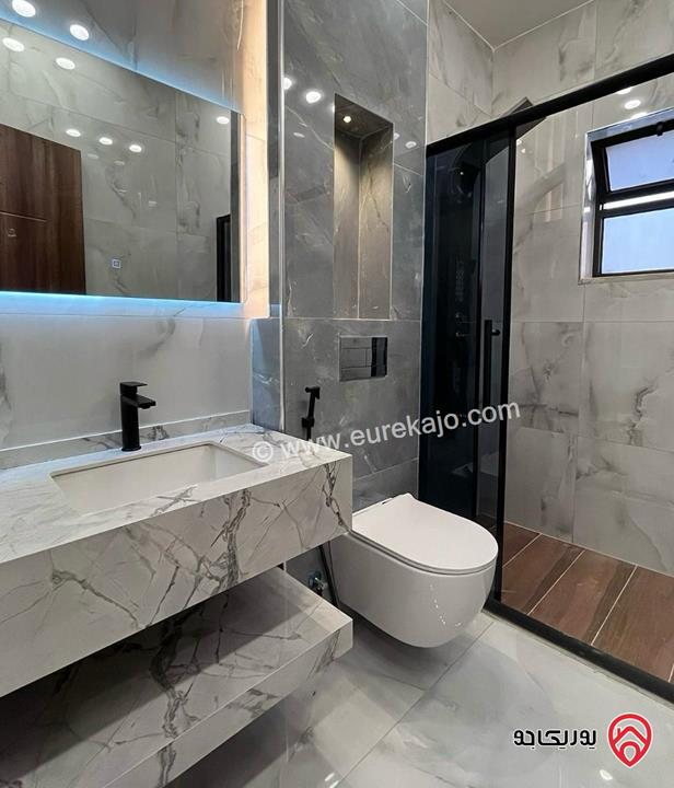 شقة مميزة سوبر ديلوكس طابق ثالث مع روف بناء جديد مساحة 196م للبيع في عمان - المقابلين