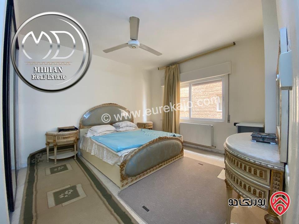 شقة للبيع طابق أول في عمان - الجاردنز مساحة 135م تصلح للاستثمار اطلالة رائعة بسعر مميز جداً