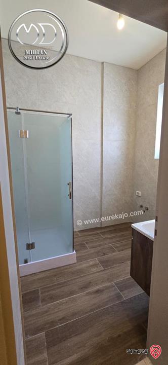 رووف طابقي فارغ للايجار في عمان - أجمل مواقع ام السماق مساحة 500م مع تراسات تشطيبات ديكورات عصرية فاخرة اطلالة رائعة