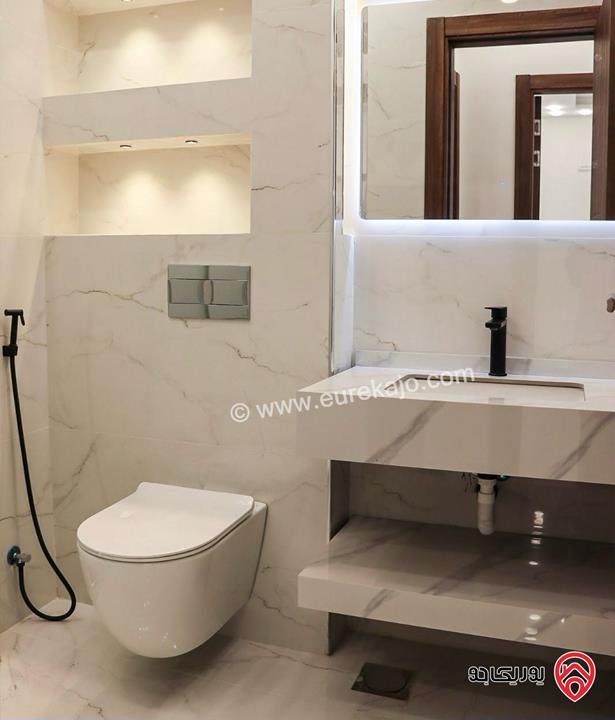 شقة مميزة سوبر ديلوكس طابق ثالث مع روف بناء جديد مساحة 196م للبيع في عمان - المقابلين