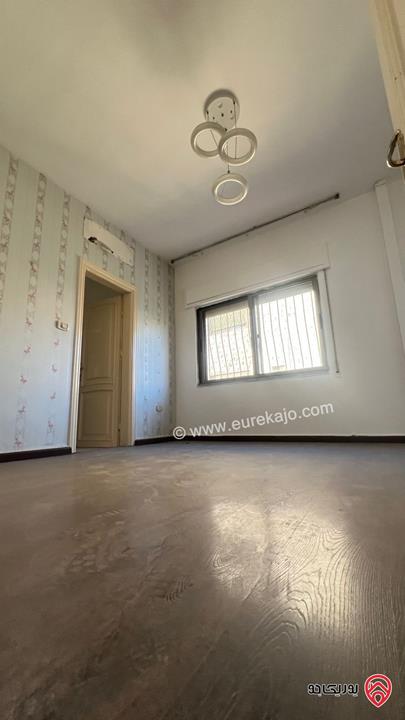 شقة طابقية طابق ثالث مساحة 190م للايجار في عمان - ام اذينة