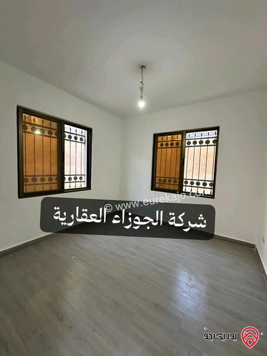 شقة طابق شبه ارضي المساحة الداخلية 180م والمساحة الخارجية 120م للايجار في عمان- البنيات 